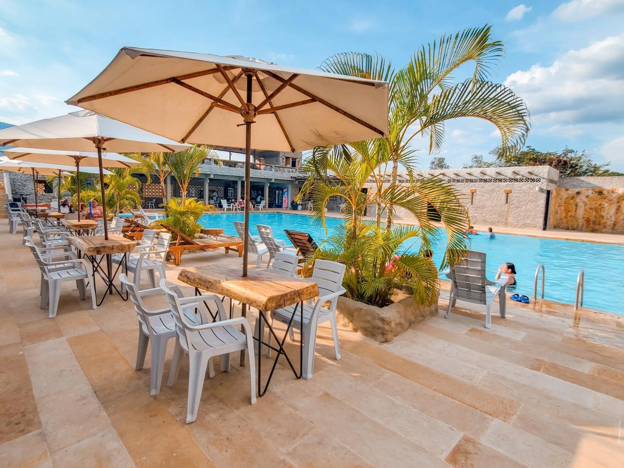 La Rosa Nautica Hostel Guaduas Eksteriør bilde